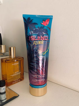 تصویر  لوسیون خوشبو کننده بدن ویکتوریا سکرت Island Fling