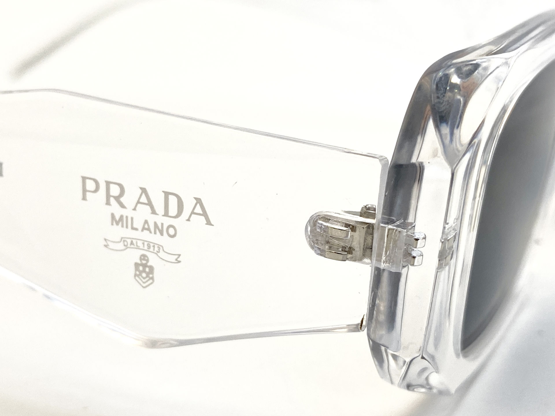 عینک آفتابی پرادا Prada P09