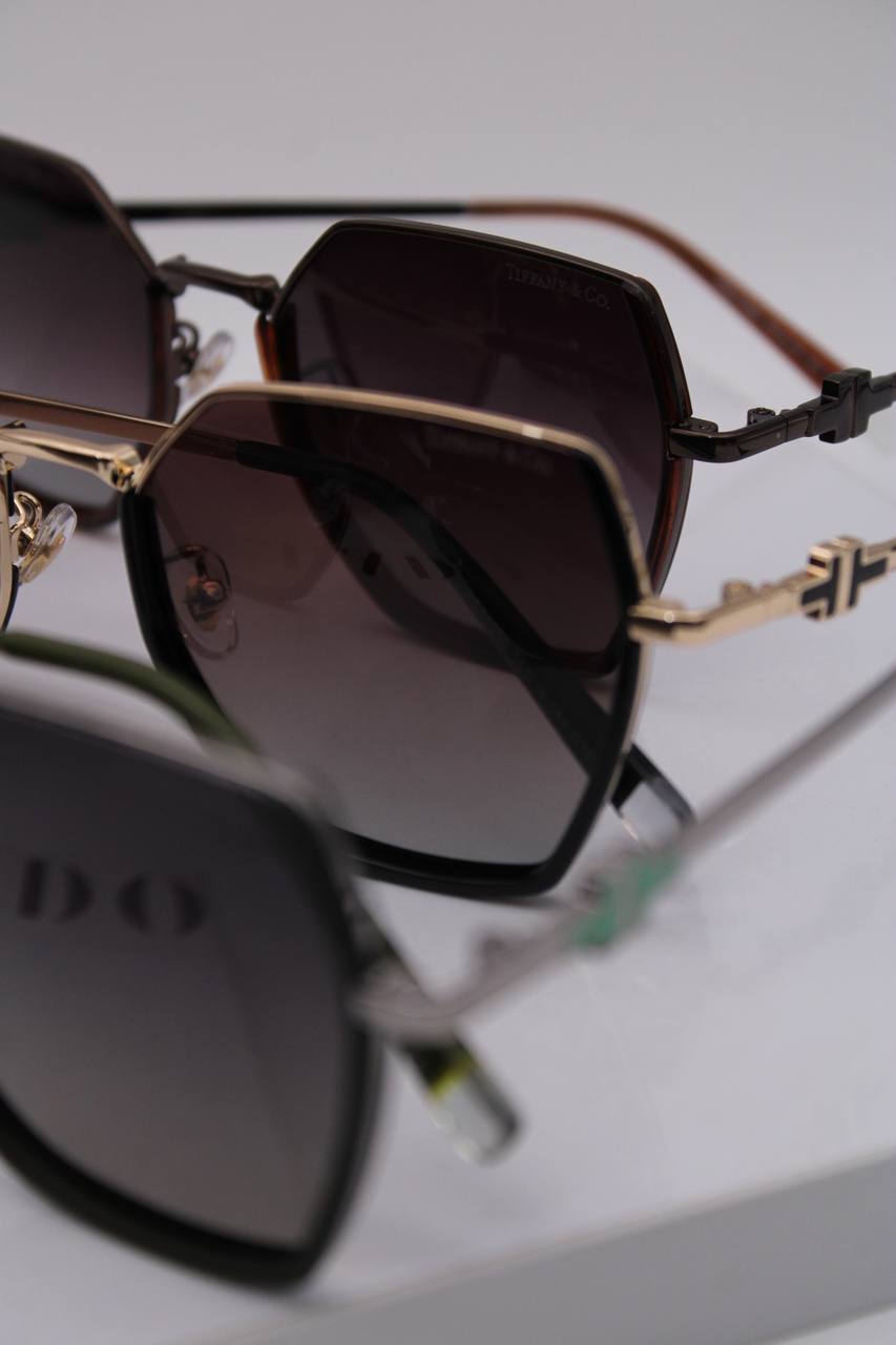 عینک آفتابی زنانه leke lk31950 C2