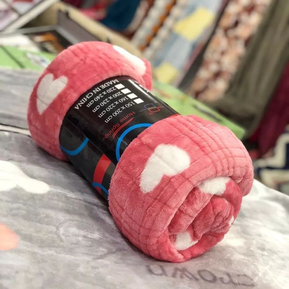 پتوی مسافرتی یکنفره طرح قلب رنگ صورتی