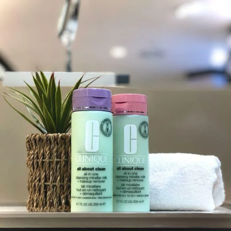 میسلار میلک کلینیک مخصوص پوست چرب و مختلط