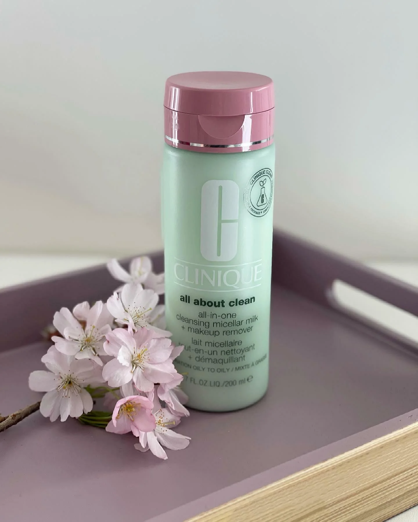 میسلار میلک کلینیک مخصوص پوست چرب و مختلط