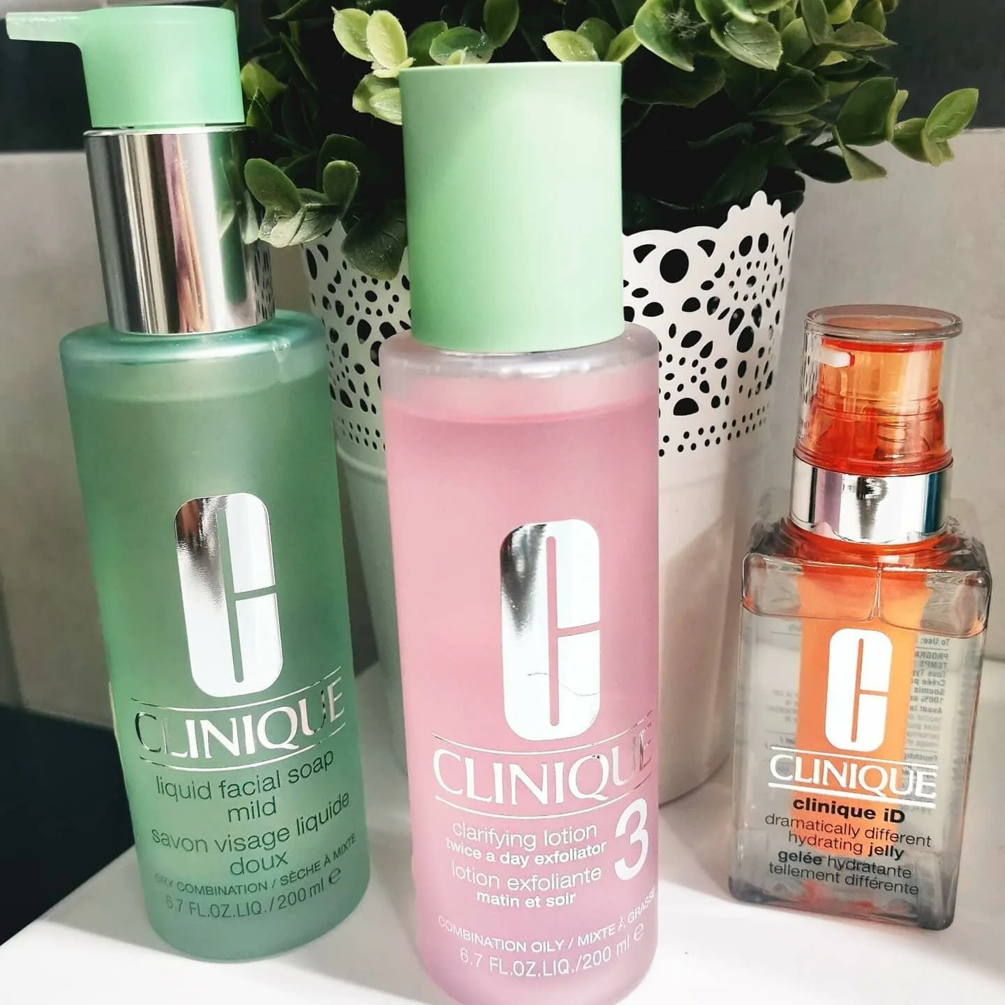 صابون مایع صورت کلینیک مدل liquid facial soap mild