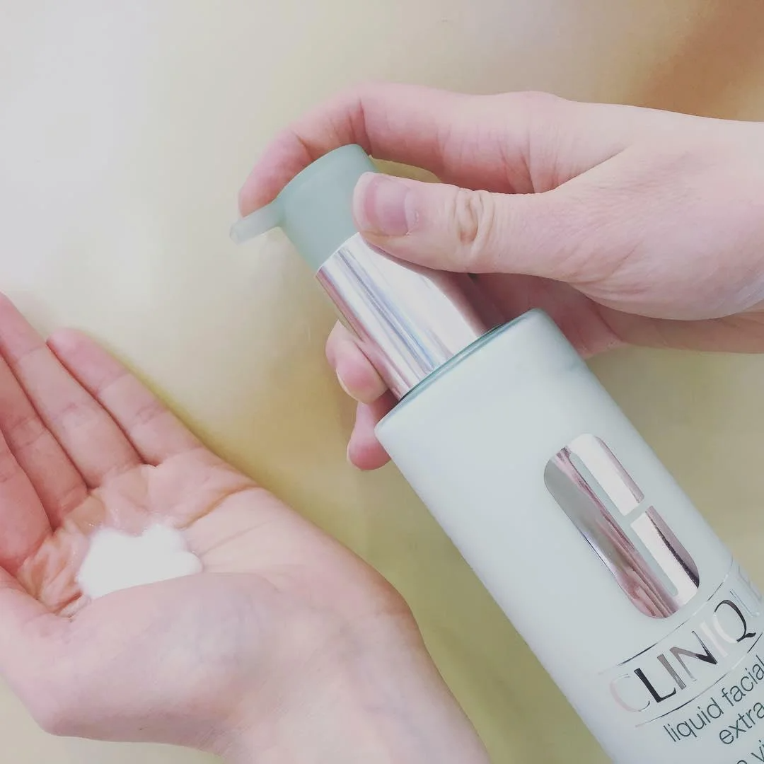 صابون مایع صورت کلینیک مدل liquid facial soap mild