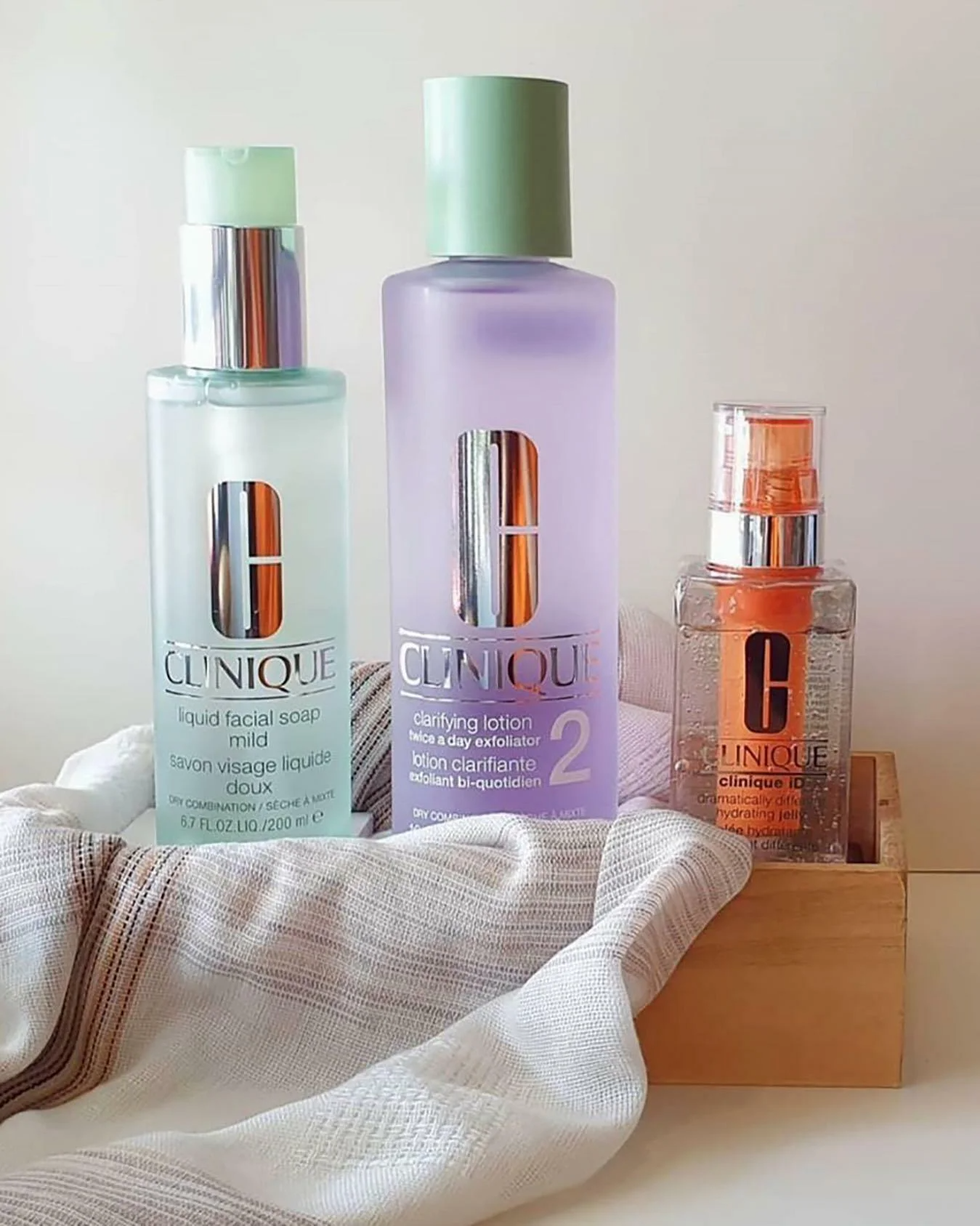 صابون مایع صورت کلینیک مدل liquid facial soap mild